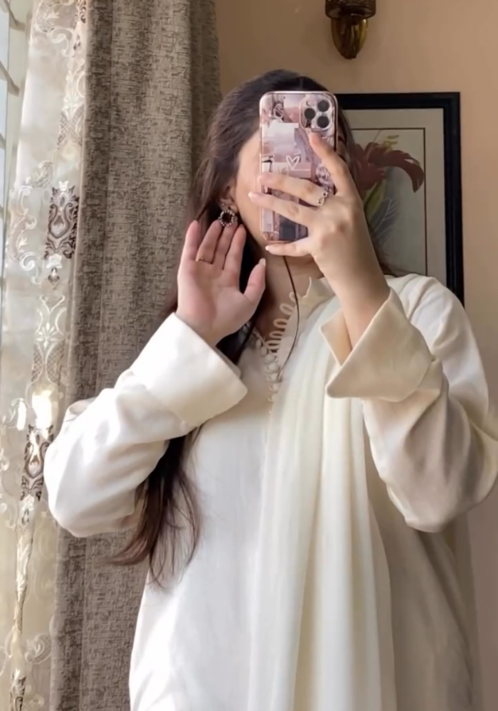 MD Pakistani Kurta Pent with Chiffon Dupatta Set
