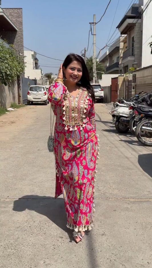 Readymade v neck pom pom 1690 hot pink 1