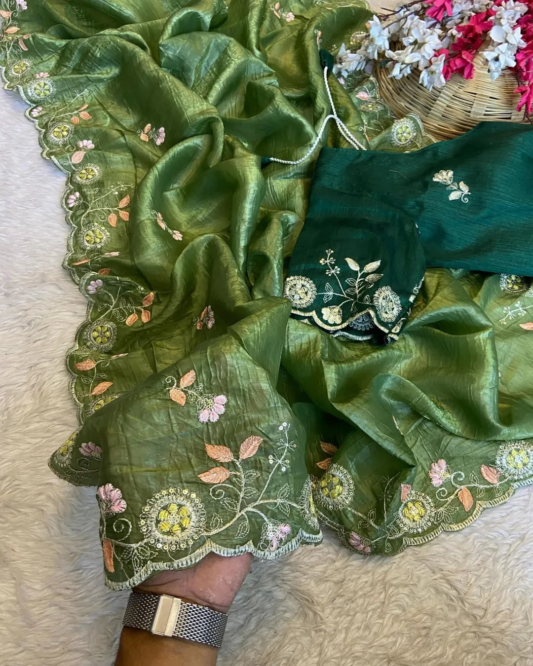 Green crush Silk sarees with Stunning are a glamorous and luxurious choice for special occasions