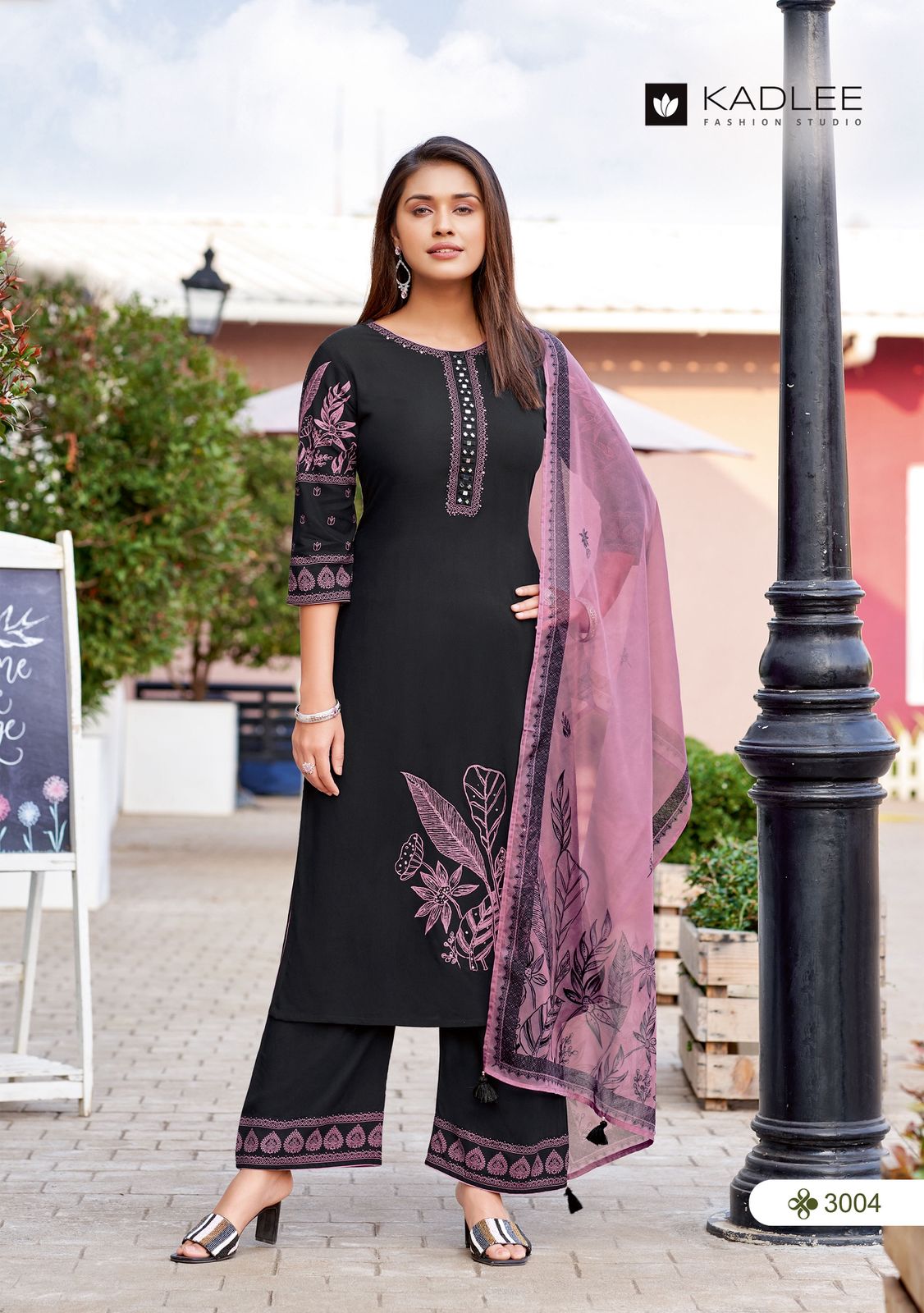 simple and subtle 3 pieces kurti set for office and daily wear